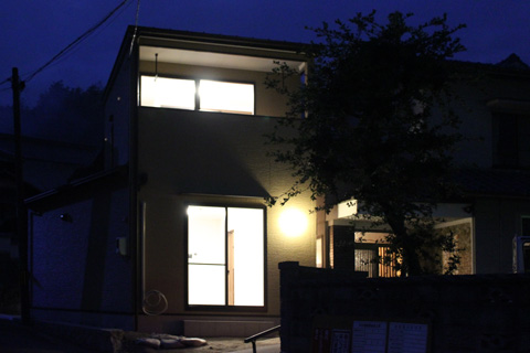 赤坂　斜めの家